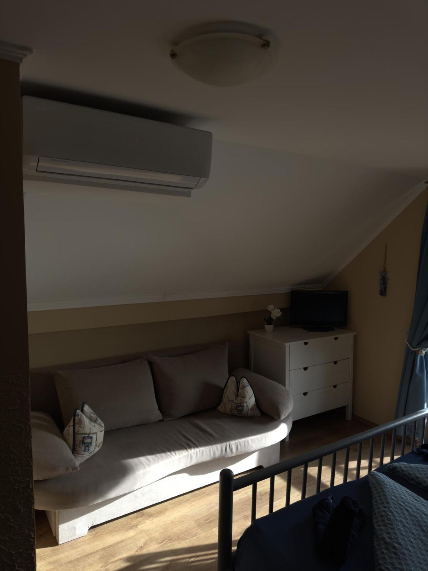 Rozsa Apartman 2 Alsóörs Стая снимка